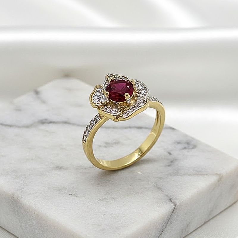 ANEL FLOR ZIRCÔNIAS BANHADO A OURO