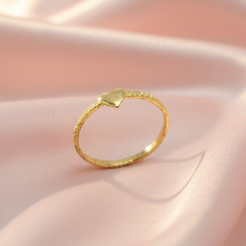 ANEL INFANTIL CORAÇÃO BANHADO A OURO