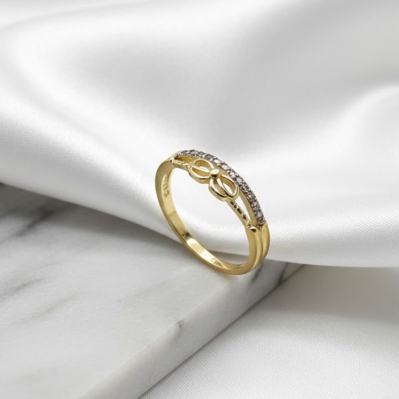ANEL LAÇO COM ZIRCÔNIA BANHADO A OURO