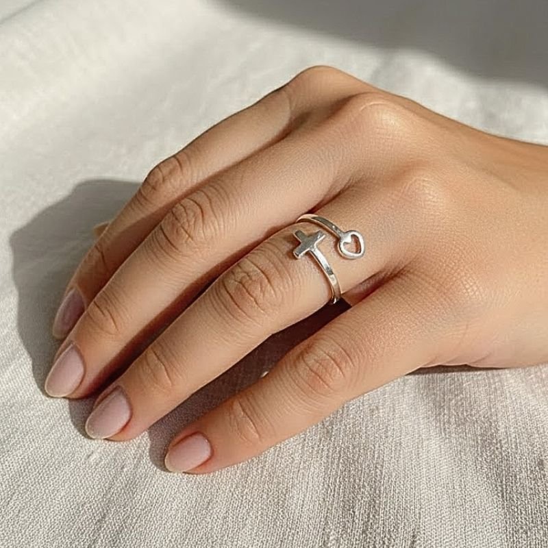 ANEL PRATA 925 LISO CORAÇÃO E CRUZ