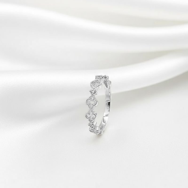 ANEL PRATA TREVO E ZIRCÔNIAS