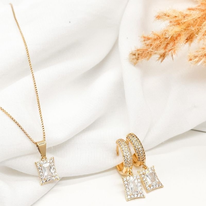 ARGOLA CRAVEJADA COM PINGENTE RETANGULAR