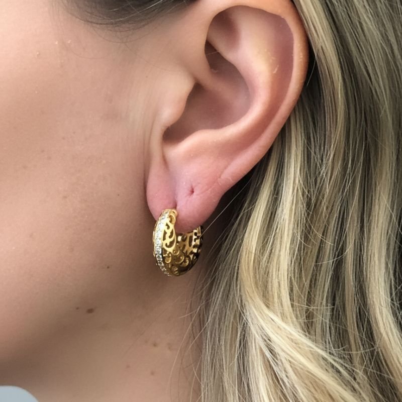 ARGOLA OVAL VAZADA COM PEDRAS