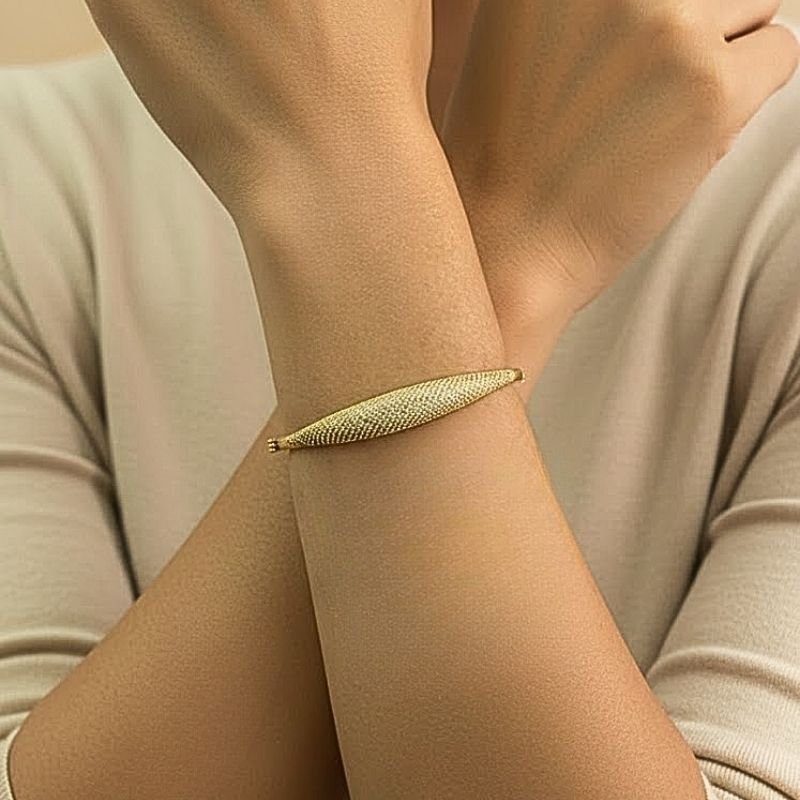 BRACELETE ARREDONADO COM ZIRCÔNIAS