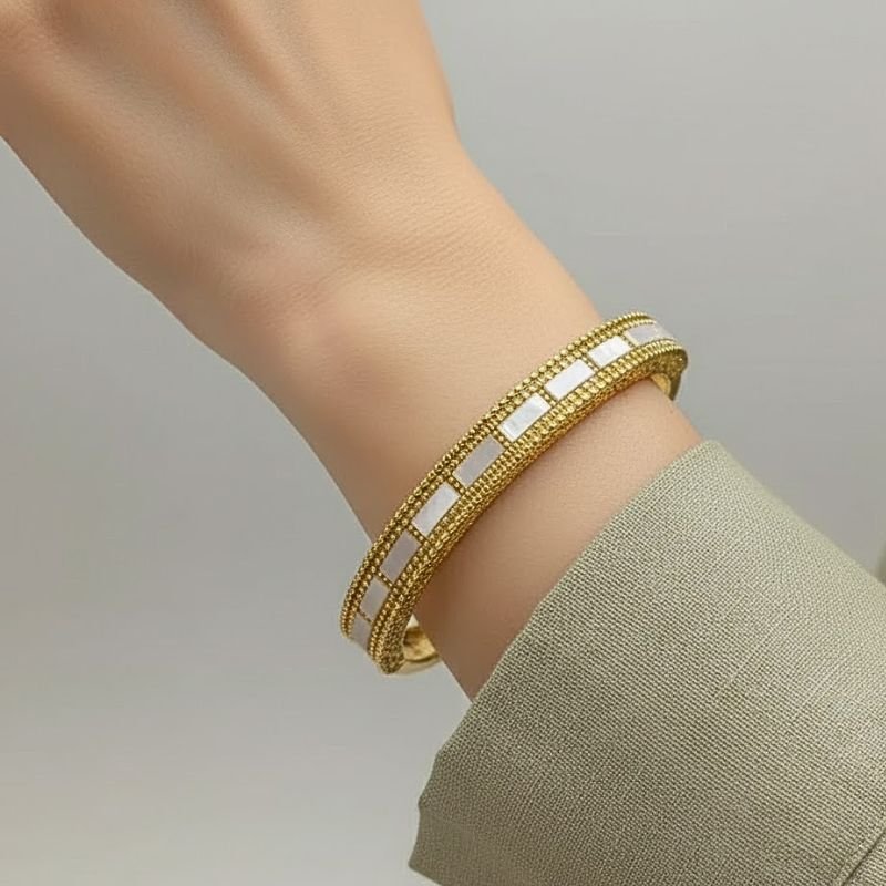 BRACELETE COM QUADRADO EM PÉROLA
