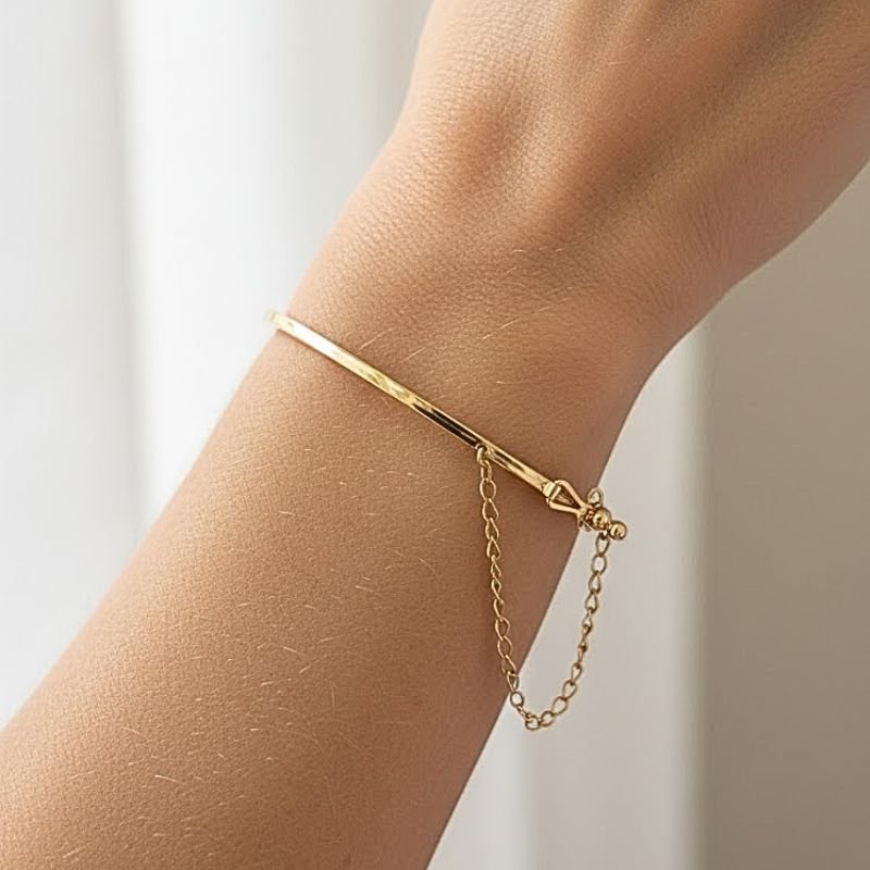 BRACELETE FINO QUADRADO COM PEGA LADRÃO