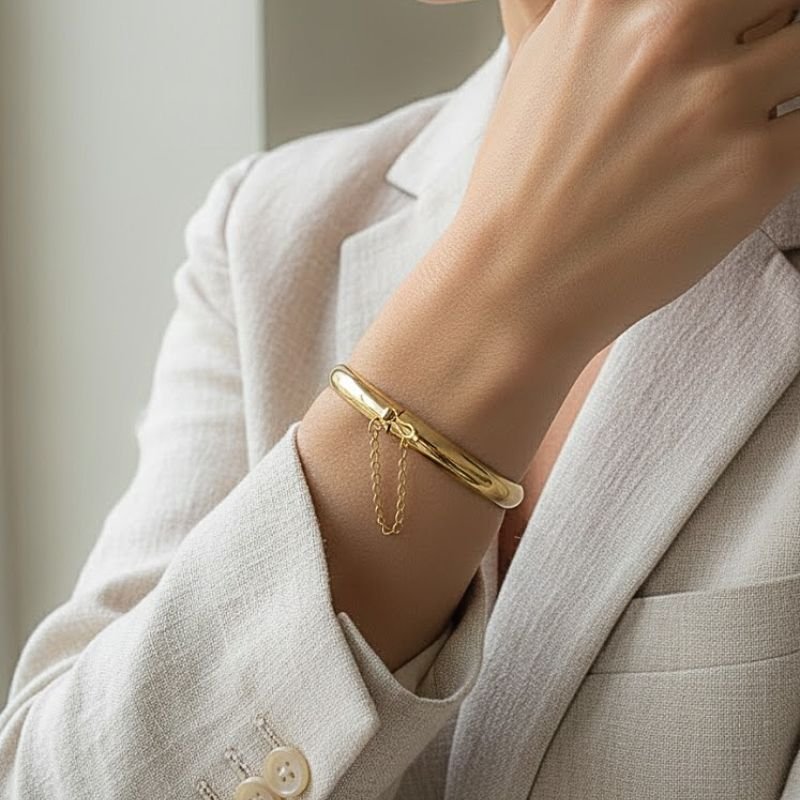 BRACELETE LISO LARGO COM PEGA LADRÃO