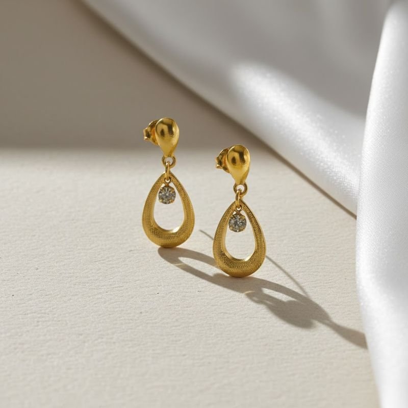 BRINCO DELICADO BANHADO A OURO