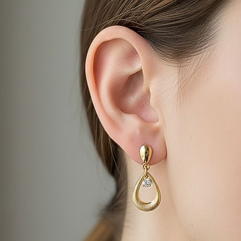 BRINCO DELICADO BANHADO A OURO