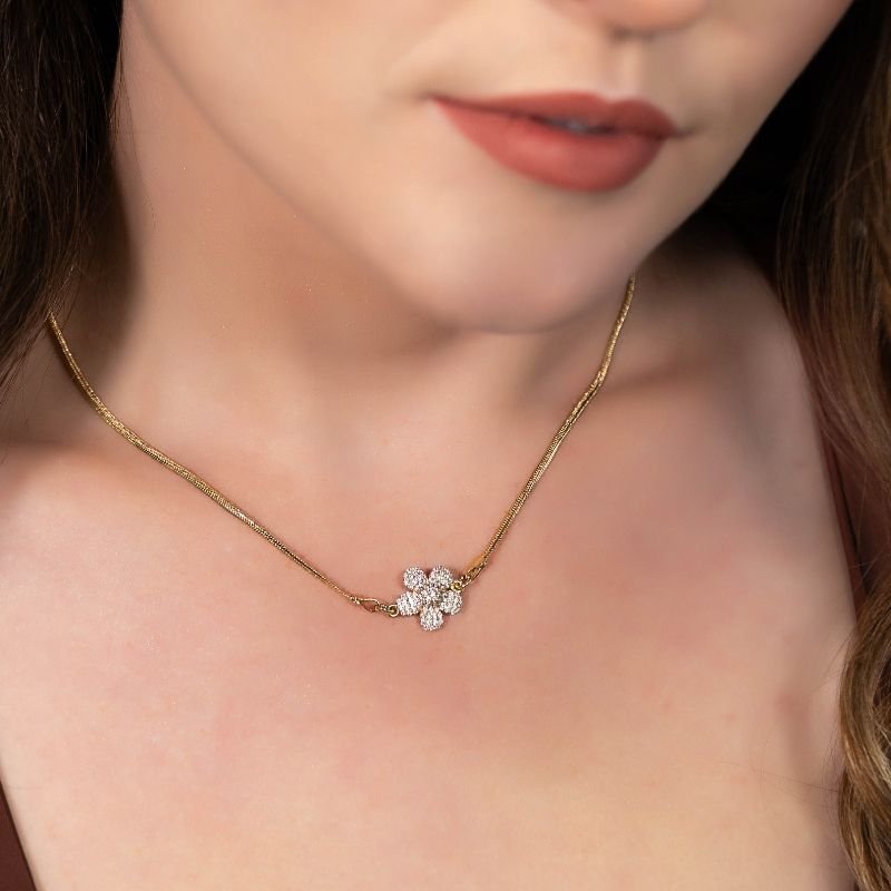 CHOKER FITA COM FLOR CRAVEJADA