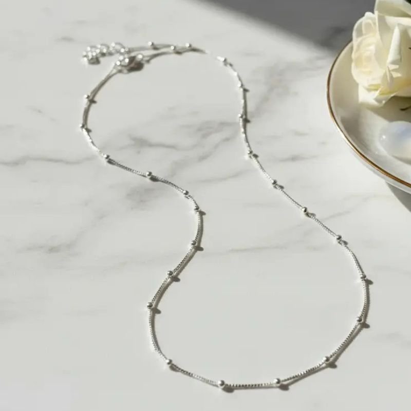 ✨ CORRENTE EM PRATA 925 COM ESFERAS – DELICADEZA AUTÊNTICA E BRILHO ELEGANTE