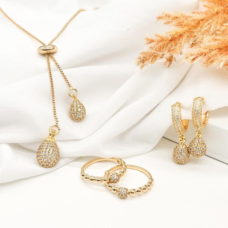 GRAVATA COM GOTAS CRAVEJADAS